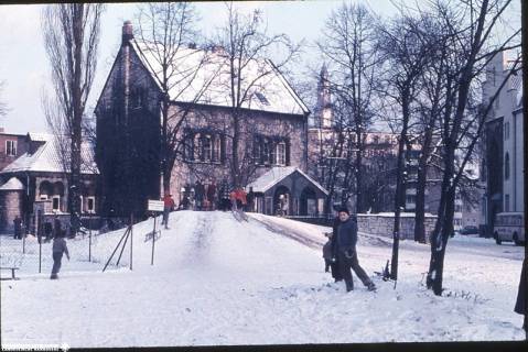 LKArchivH_Sammlung Mewes1_011, Hannover, Pfarrhaus der Garnisonkirche, Februar 1958 (Diasammlung Mewes), 1958