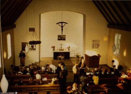 S2 A 112 Nr. 24, Aschendorf, Christus-Kirche, Altarraum, 1980, 1980