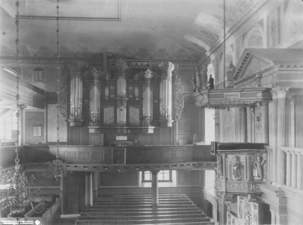 S2 Nr. 3593, Aurich, Lamberti-Kirche, Kanzelaltar und Orgelempore, um 1948, um 1948