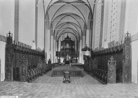 S2 Nr. 19242, Bardowick, Dom St. Peter und Paul, Innenansicht nach Westen (alter Zustand), o.D., ohne Datum