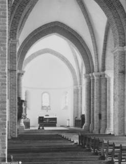 S2 Witt Nr. 1819, Bassum, Stiftskirche St. Mauritius und St. Viktor, Altarraum, Juli 1965, 1965