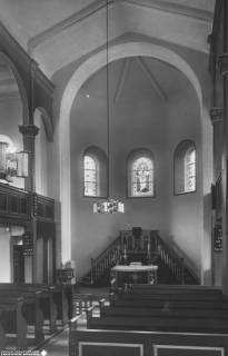 S2 Nr. 7864, Bodenfelde, Christus-Kirche, Altarraum, um 1947, um 1947
