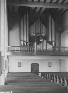 S2 Witt Nr. 1141, Brinkum, Heilig-Kreuz-Kirche, Innenraum nach Westen, Mai 1958, 1958