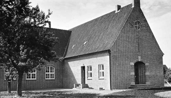 S2 Nr. 11785, Cuxhaven-Sahlenburg, Johannis-Kirche und Gemeindehaus, o.D., ohne Datum