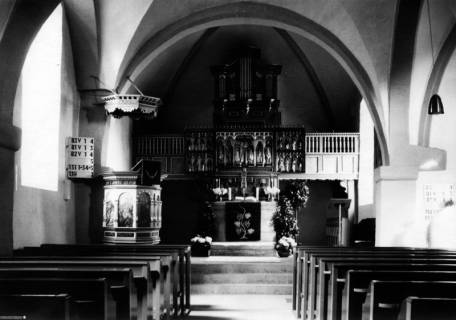 S2 Nr. 18865, Deckbergen, St. Petri Kirche (nach Renov.), Altar und Orgel, ohne Datum