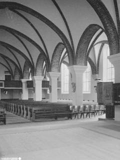 S2 Witt Nr. 1533, Hermannsburg, Peter-u.-Paul-Kirche, neuer Zustand, Innenraum nach Südwesten, Juli 1961, 1961