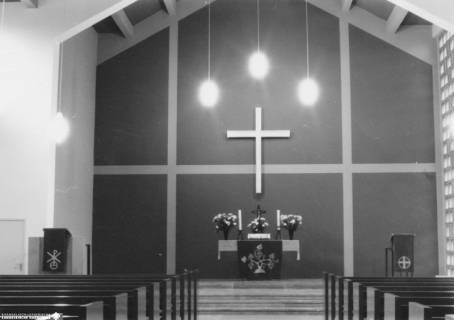 S2 Nr. 19627, Herzberg, Christus-Kirche, Altarraum, um 1964, ohne Datum