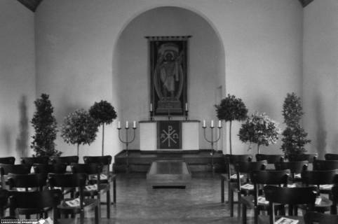 S2 A 03 Nr. 05, Herzberg, Friedhofskapelle, Altarraum, um 1953, um 1953