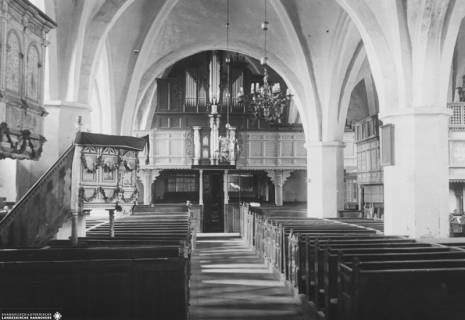 S2 Nr. 9607, Liebenau, Laurentius-Kirche, Innenansicht nach Westen, um 1956, um 1956